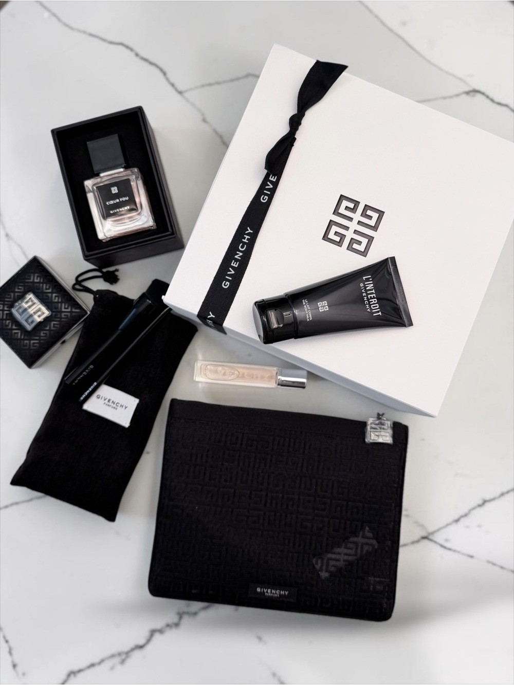 AUTHENTIC Givenchy Set. See pictures.